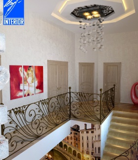 прихожая, коридор, холл в Современном стиле с люстрами автор интерьера Сергей Васильев (Сарапул)