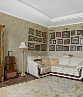 квартира в Классическом стиле с торшерами, диваном автор интерьера Роман Носенко (Краснодар)