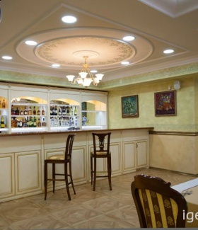Интерьер кафе, бара, ресторана в Русском стиле, в стиле модерн автор Дмитрий Никитин (Киров) В интерьере использован потолочный светильник