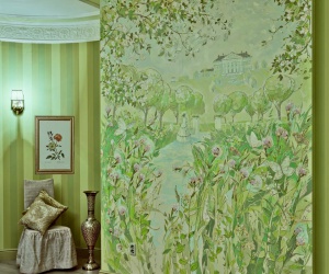 Зелёная гостиная с травяным панно